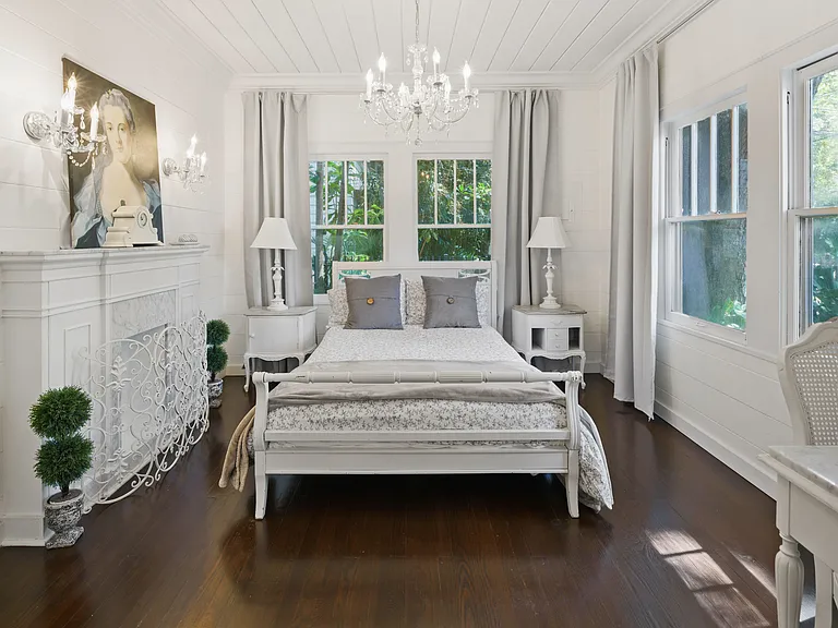 Invite in your guest bedroom
