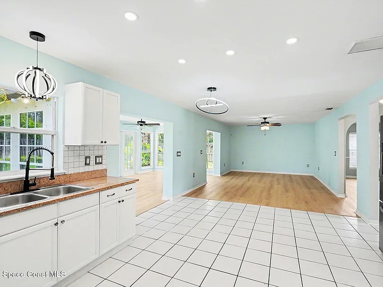 1640 Vista Lake Cir — Photo 5