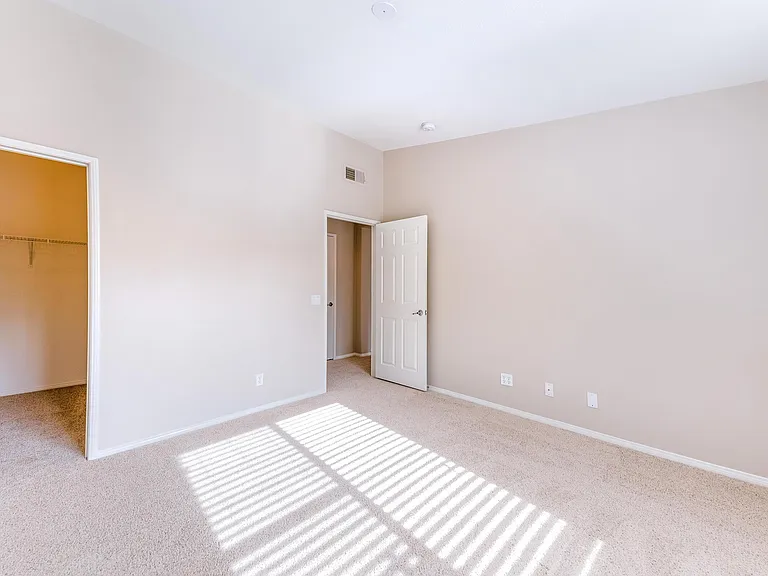 Laurel Canyon Apartment Homes — Photo 28