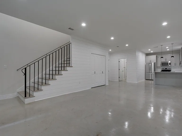1915 David St — Photo 6