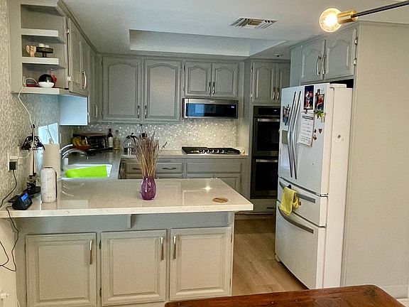 3rd image of 4235 Mary Ellen Ave