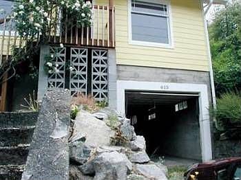 4th image of 615 Sidney Ave