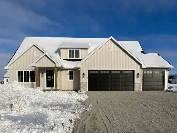 W5846 Delta Dr, Menasha, WI 54952