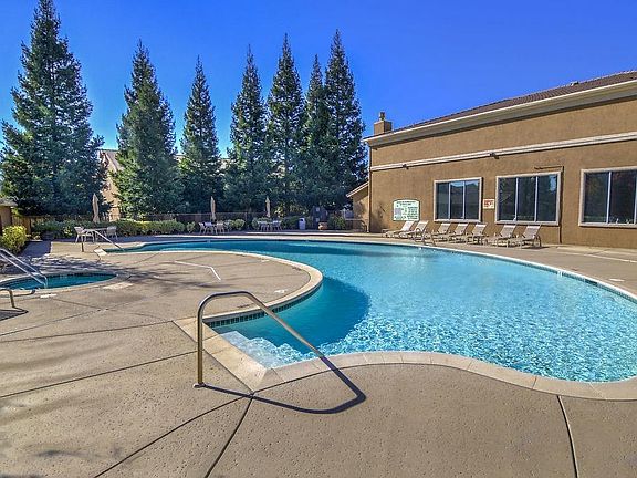 3rd image of 501 Gibson Dr APT 1612