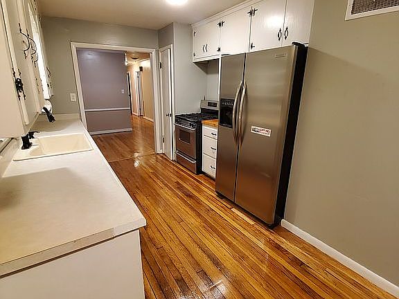 4th image of 1109 E 108th Ter