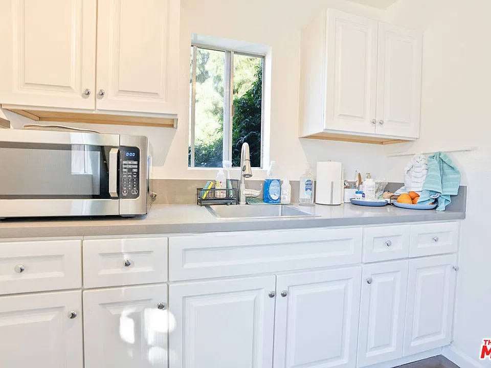 834 1/2 N Laguna Ave