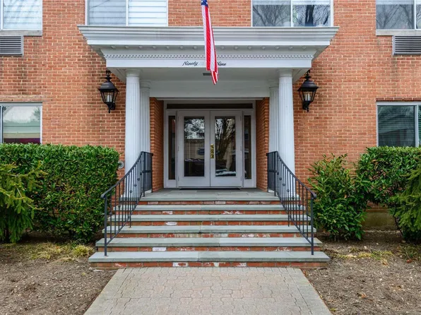 99 7th Street #2C, Garden City, NY 11530