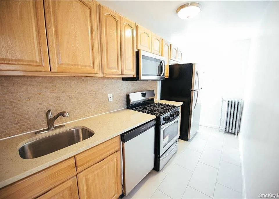 1443 Beach Ave #2F