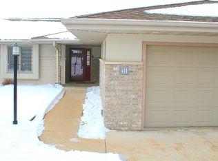 411 New Age Cir, Verona, WI 53593