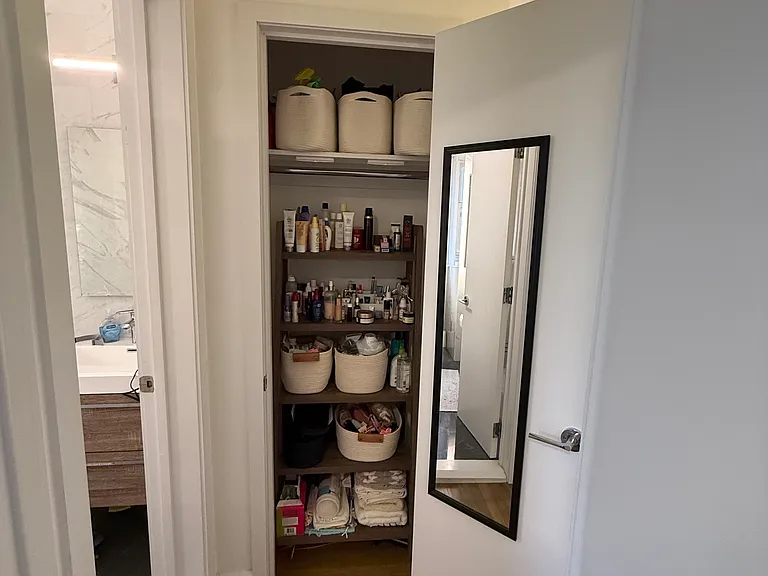 210 W 19th St #6G — Photo 8