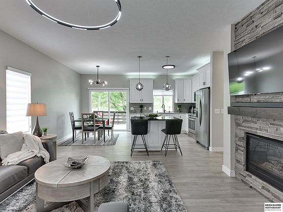 5th image of 11621 Jefferson Cir