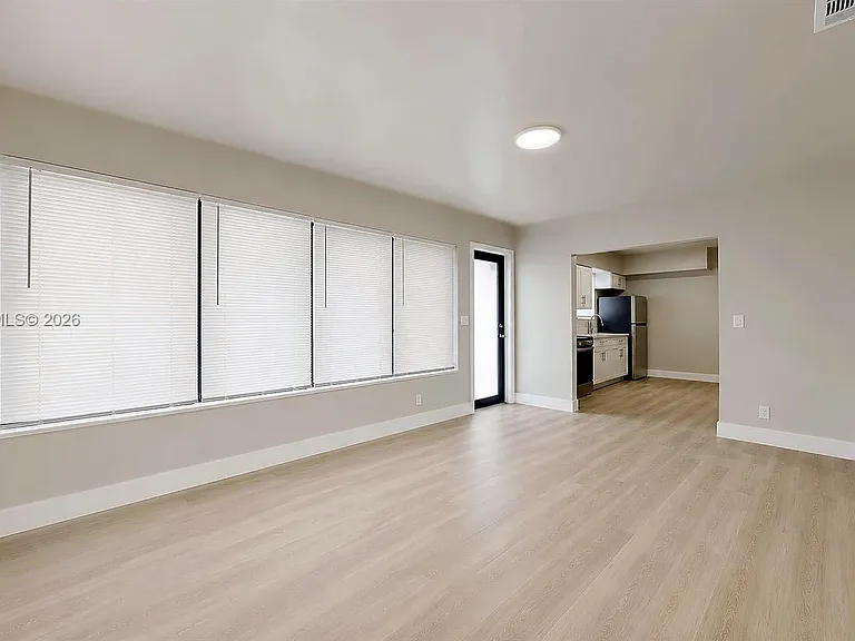 101 W 11th St #8 — Photo 9