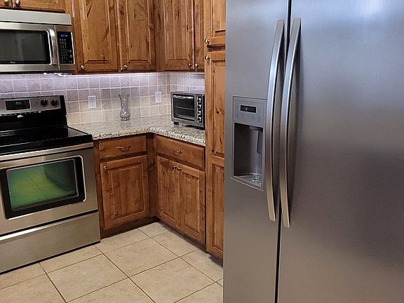 5th image of 3810 Blackhawk Ln