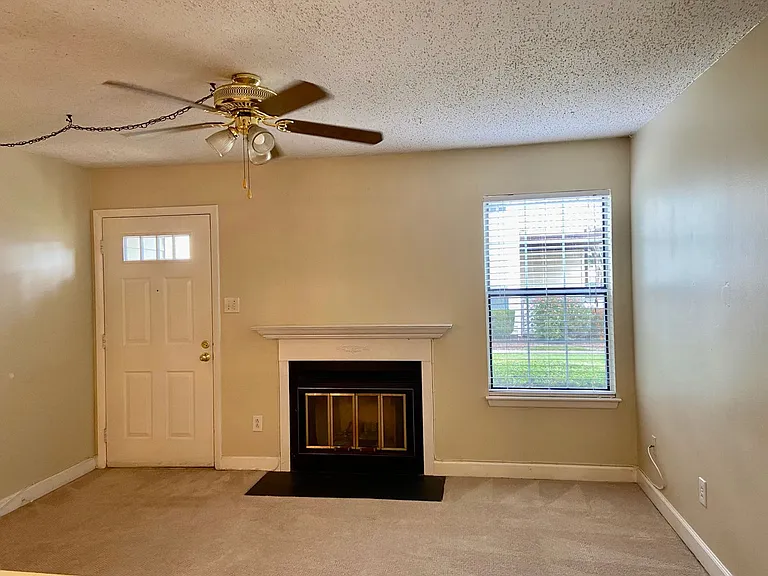 4160 Thalia Station Cir — Photo 2