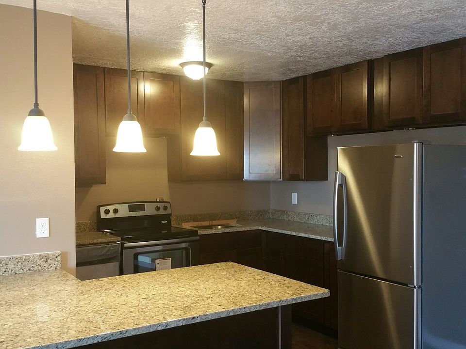 Beautiful Open Kitchen w Nook
