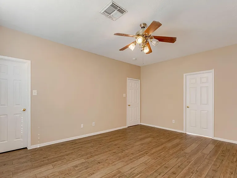 914 Chapwood Ct — Photo 8