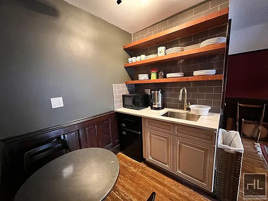 Rented by Highline Residential | media 2