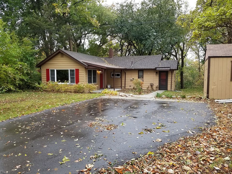 Front view with 10'x 10' shed