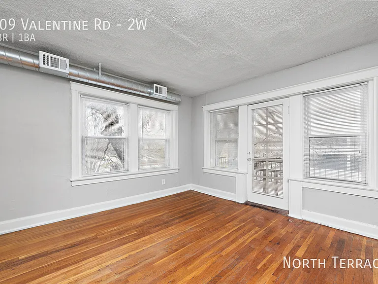 509 Valentine Rd #2W — Photo 5