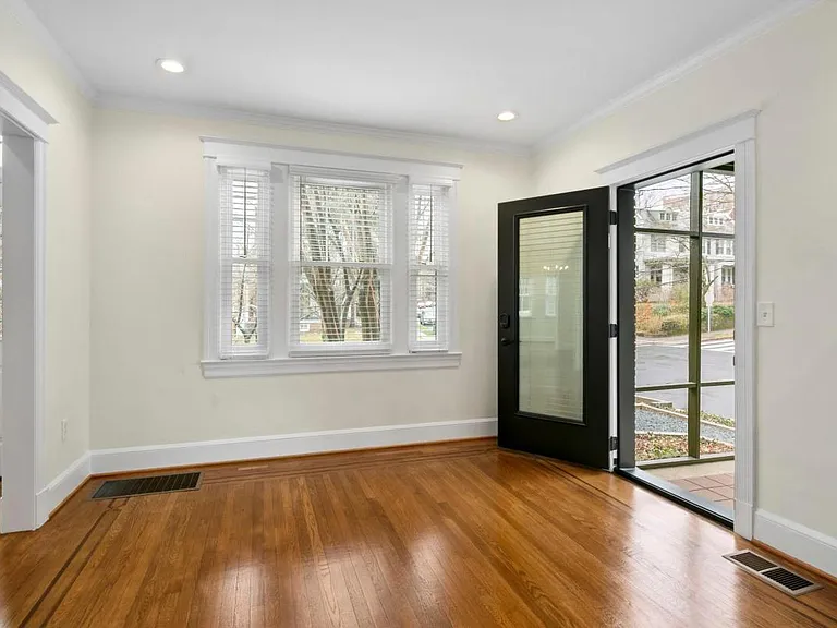 3643 Jenifer St NW — Photo 14