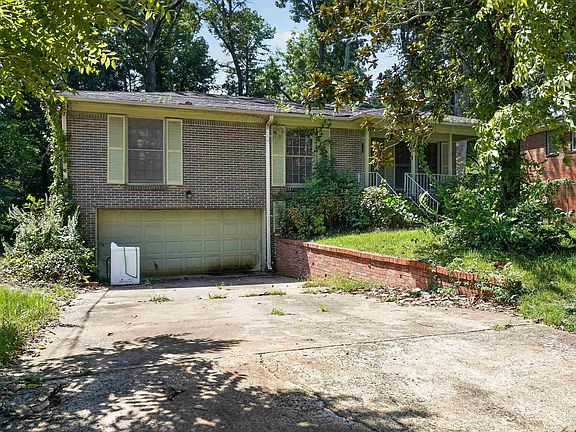 2nd image of 425 Buckner Dr