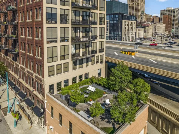 400 N Broadway #301, Milwaukee, WI 53202