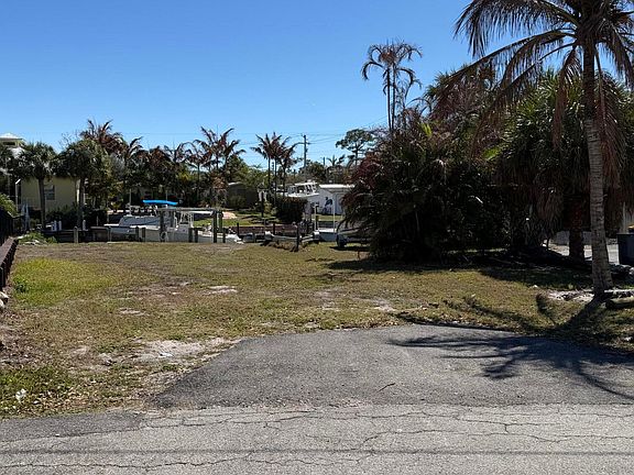 2nd image of 4575 SE Manatee Lane