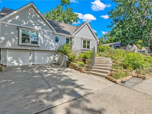 5706 Westgate St, Shawnee, KS 66216