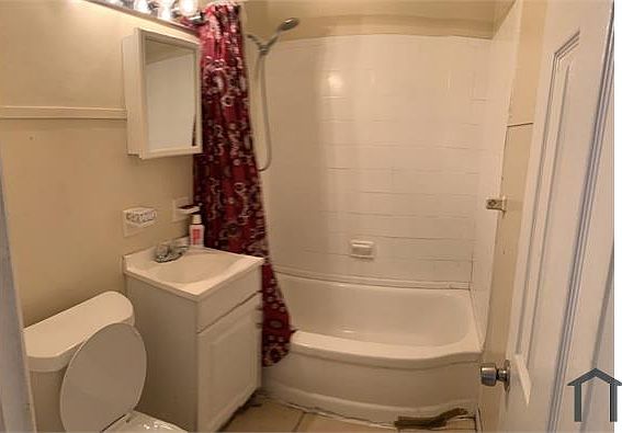 5th image of 2495 NW 17th St