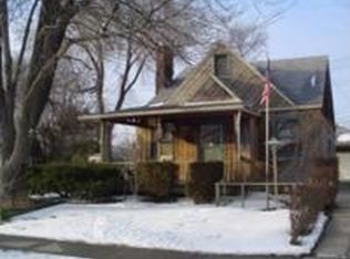 18275 Oak Ave, Eastpointe, MI 48021