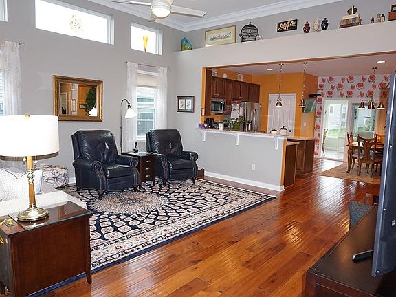 4th image of 7846 Healy Dr