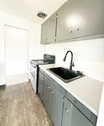 1104 Pacific Ave Photo 1