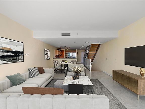 4th image of 2950 NE 188th St APT 511