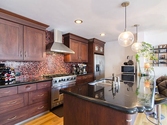 2nd image of 811 Euclid St APT 6
