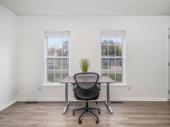 4th image of 10064 Ashwood Forest Dr