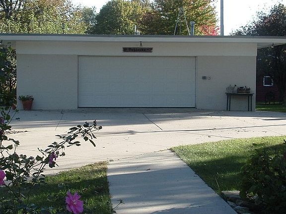 Additional 2 car garage