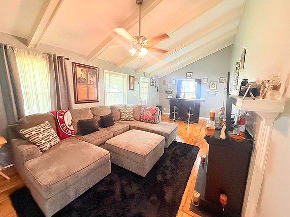 3rd image of 1009 Ridgeway St