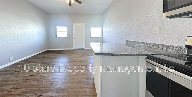 14125 Palm St #4 — Photo 10
