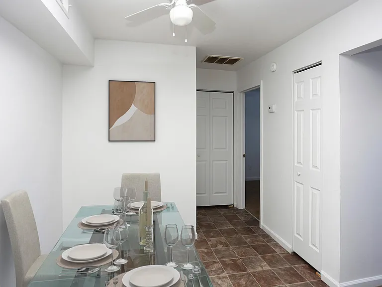 Five Points Courtyard Apartments — Photo 41