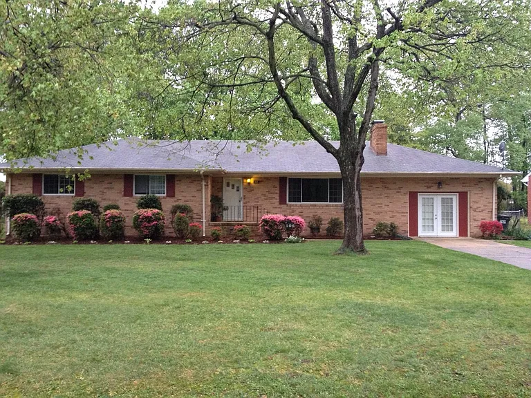 106 Beechwood Dr — Photo 4