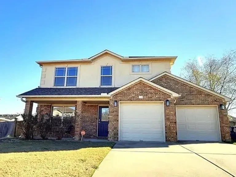 12 Daytona Dr — Photo 1