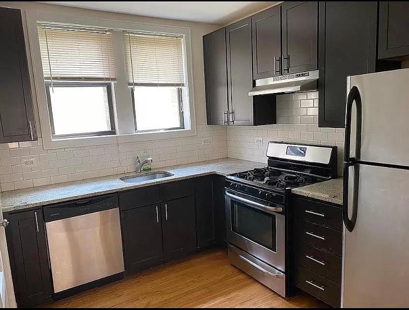1st image of 2610 W Berwyn Ave #Xadx2gpdx