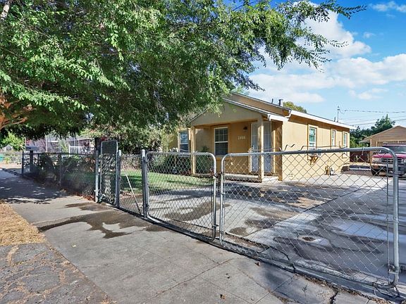 3rd image of 2456 E Sonora St