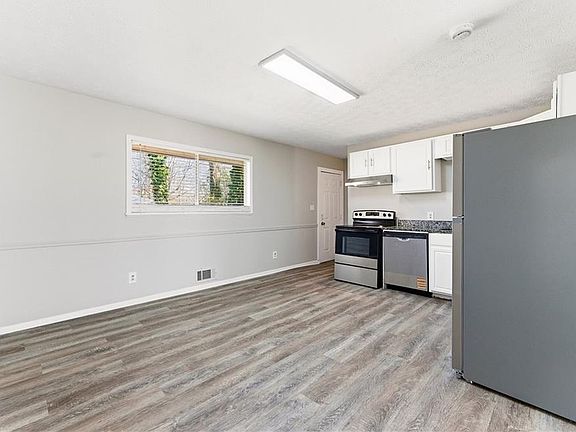 5th image of 850 King Rd