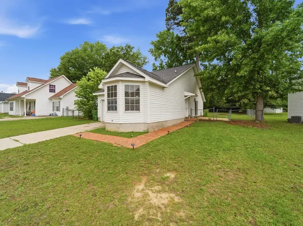 229 Starling Goodson Rd, Hopkins, SC 29061