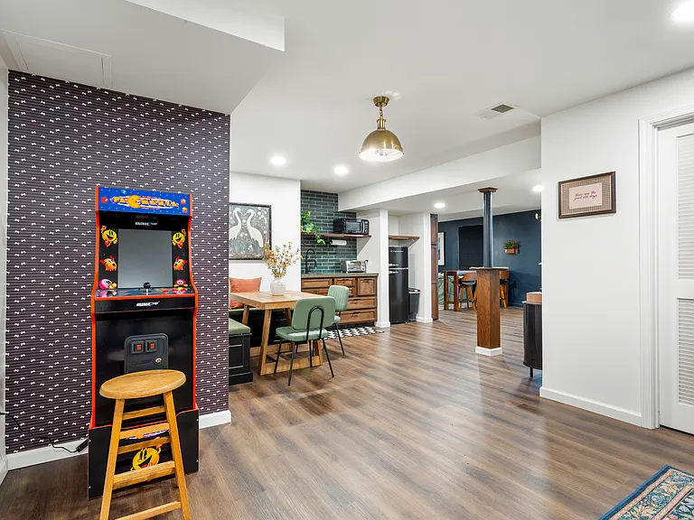 140 Nina Celeste Ln — Photo 43