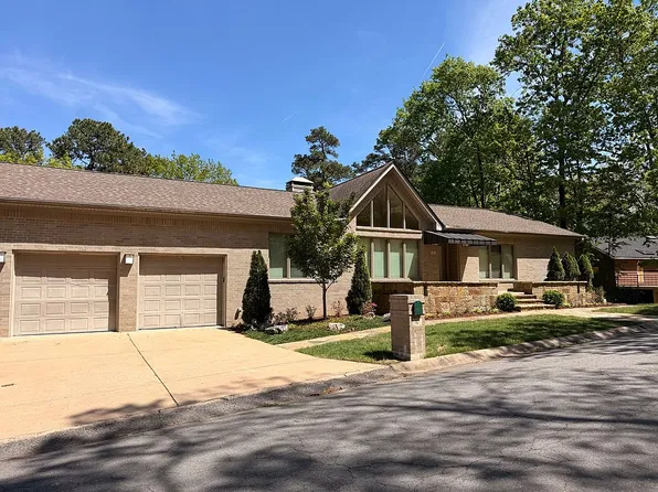 17 River Valley Rd, Little Rock, AR 72227