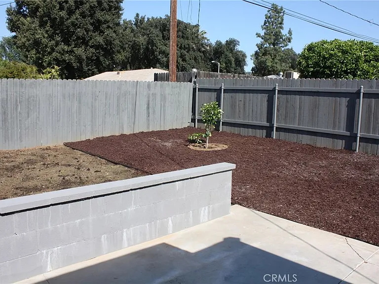 3035 Kathleen St — Photo 44