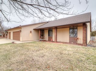 2408 Grange Dr, Urbana, IL