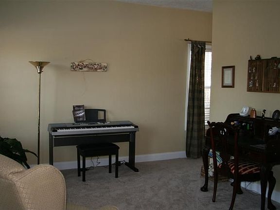 2nd image of 1257 Foxboro Ct